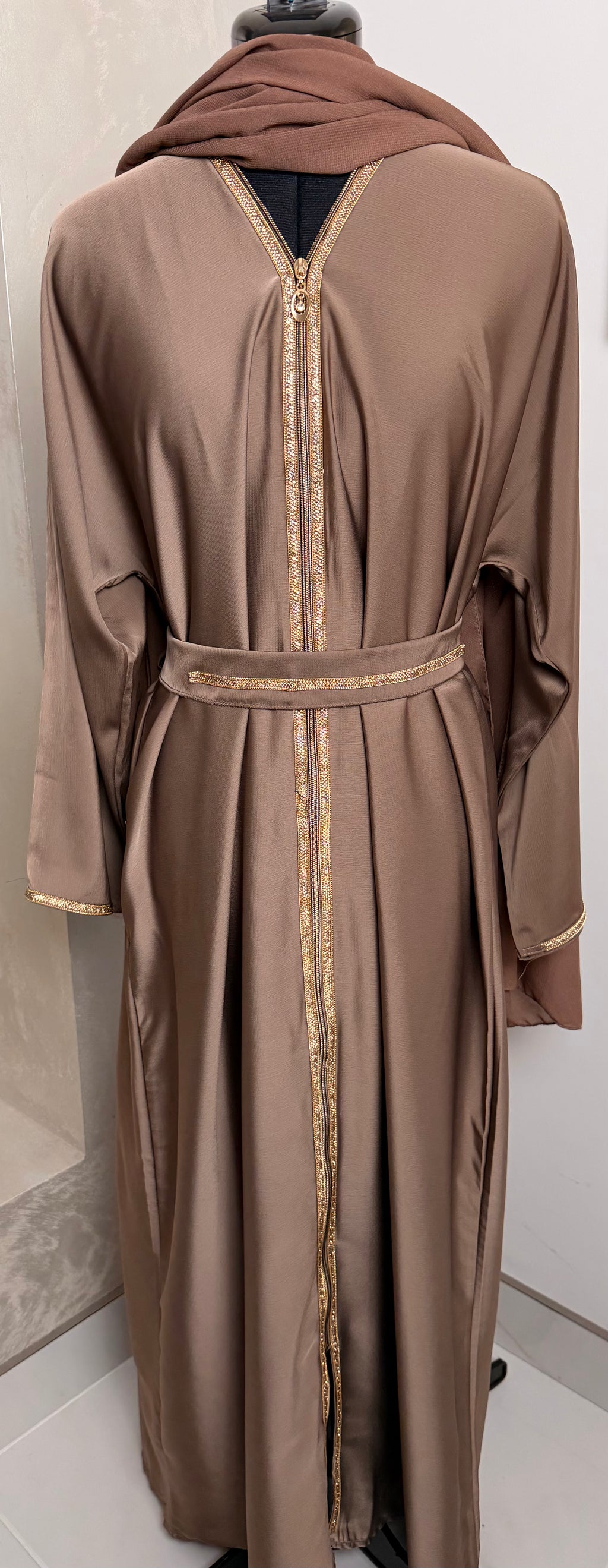 Zara abaya